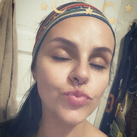 Meet your Posher, Samantha - Picture 4 of 8